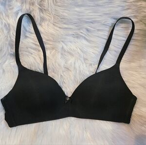 Black Bra‎